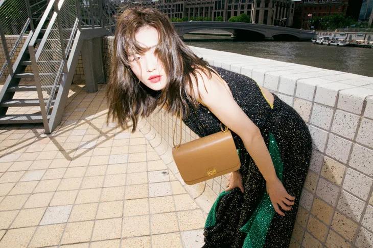 在北京偶遇杨幂,偶遇杨幂三里屯被搭讪