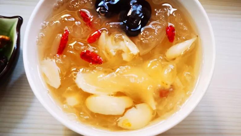 秋天口鼻干燥吃什么饮食,秋天干燥多吃什么食物