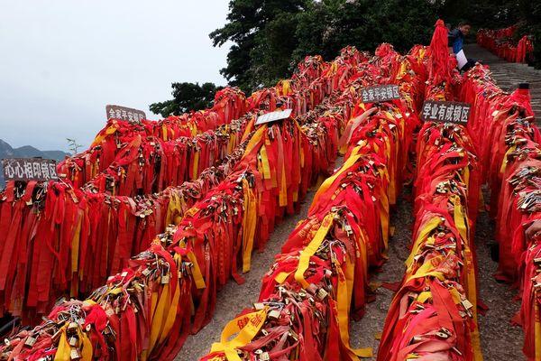 西岳华山五峰风景,华山一日游西安出发路线推荐