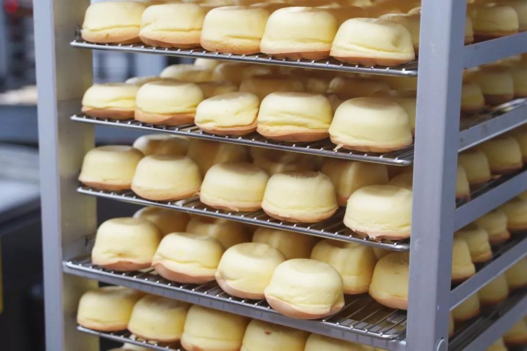 直端零食店“老巢”！好逛到两只手都拿不下