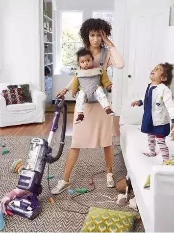 两岁宝宝不随他就一直哭闹怎么办,2岁宝宝蛮不讲理哭闹10分钟怎么办