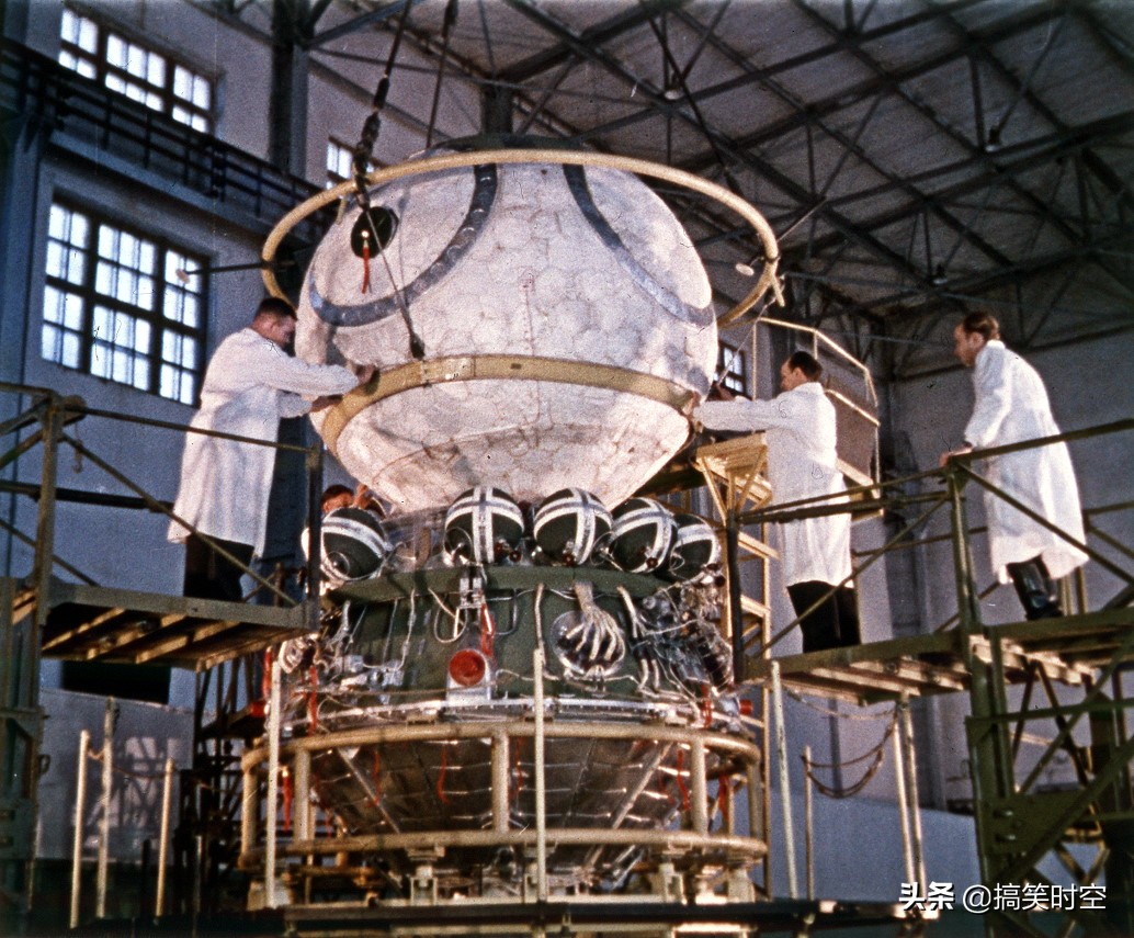 尤里加加林真的是第一个宇航员吗,加加林是第一个进入太空的人吗