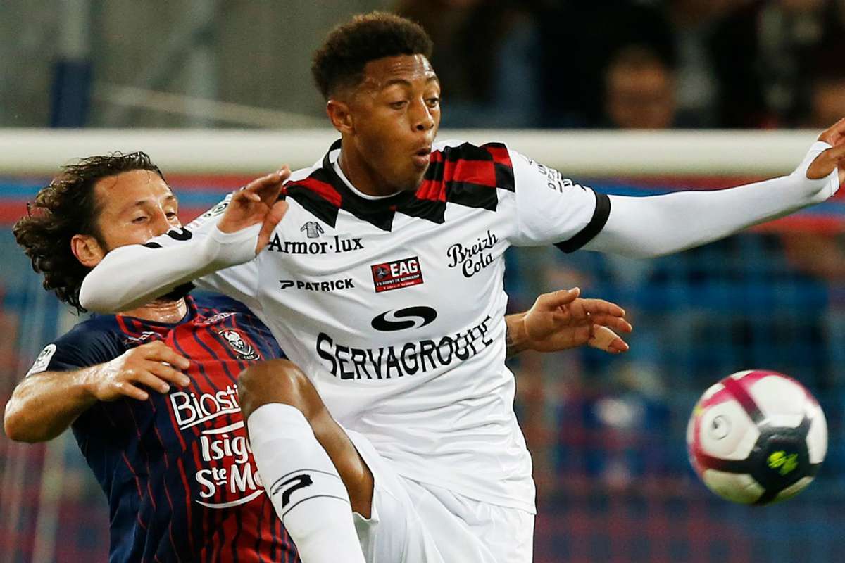 仅7600人的小城，竟能养活一家法甲球队，中国足球应从中得到启示