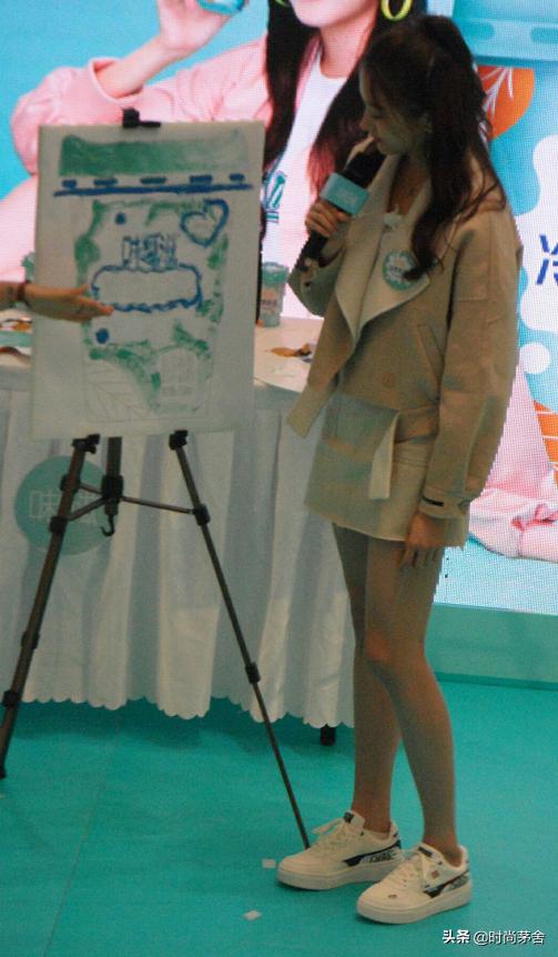 关晓彤安踏休闲鞋透气厚底增高,关晓彤穿安踏g6休闲老爹鞋