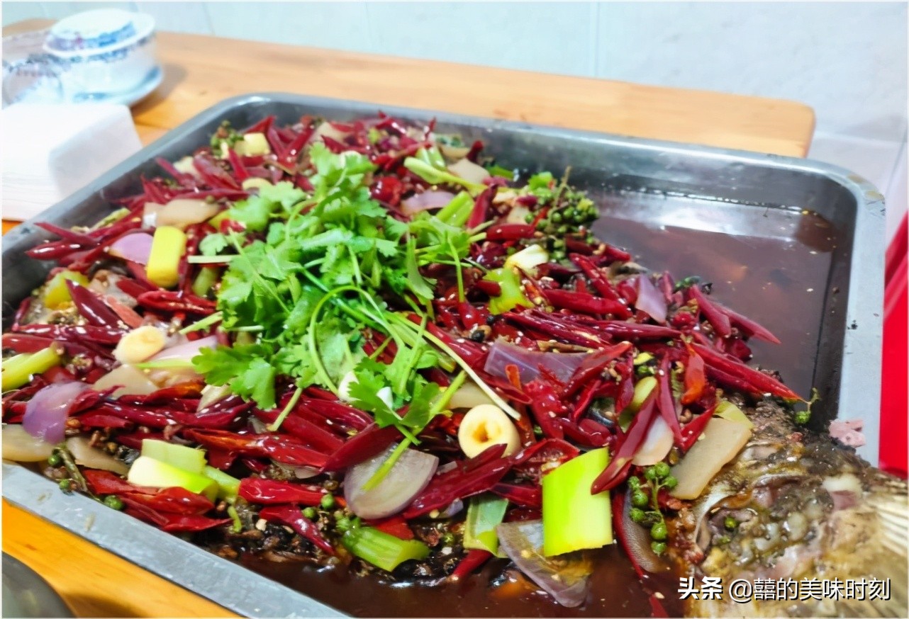 最火爆的万州烤鱼,万州最正宗的烤鱼