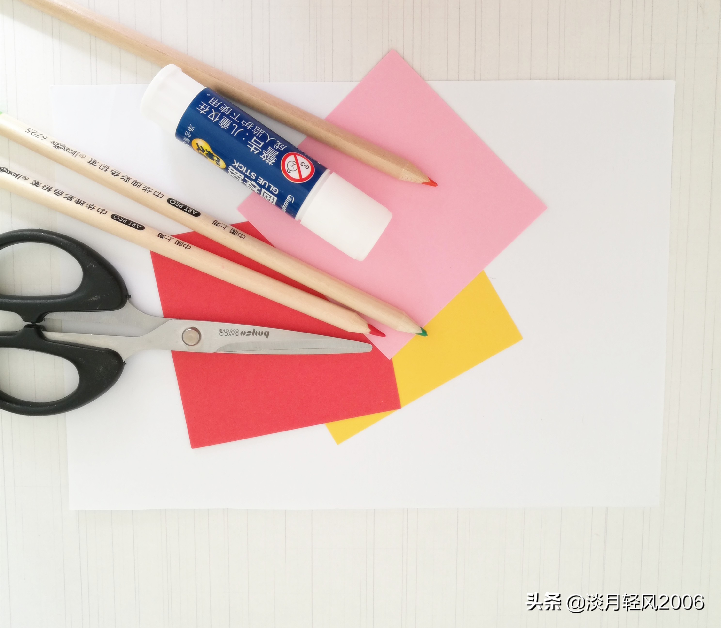 用卡纸做母亲节贺卡又简单又好看,怎么用小卡纸做母亲节的贺卡