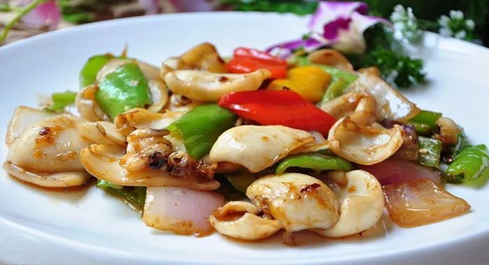 南宁本地菜泡椒炒墨鱼仔,辣炒墨鱼仔第一美食