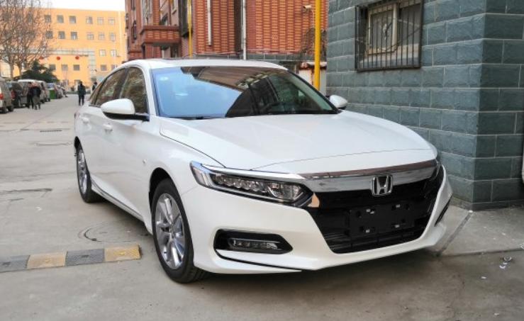 新款雅阁丐版落地,裸车本田雅阁