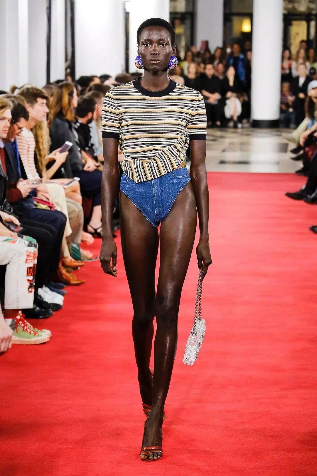 这条热裤正在与全世界的老爸为敌