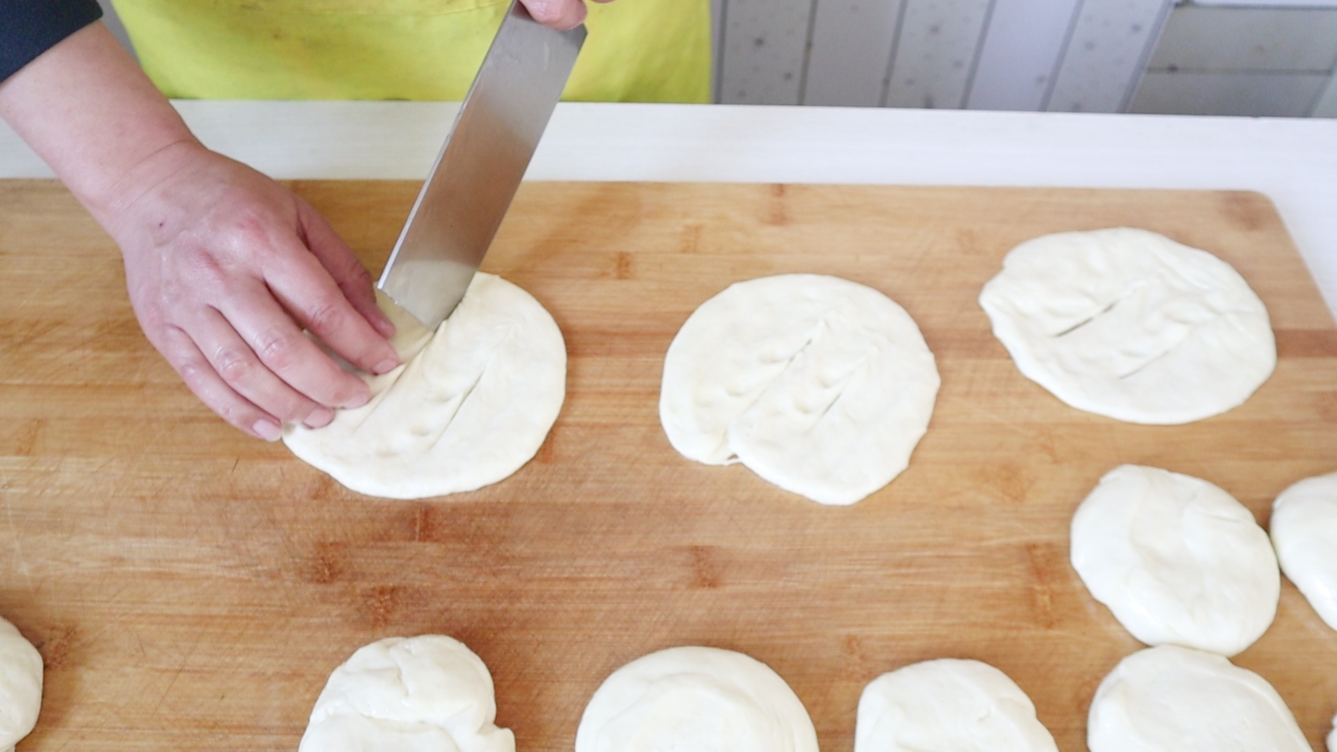 炸油饼正确和面配方,炸油饼做法和面技巧