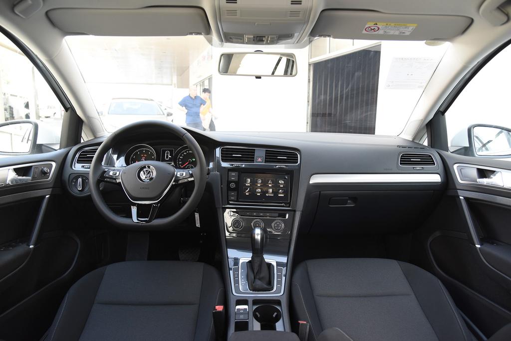 2019款200tsi高尔夫舒适进取,大众高尔夫最高配最新款哪个最好