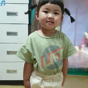 罗熙表情包刚睡醒打哈欠,罗熙表情包我在吃饭呢好想睡觉