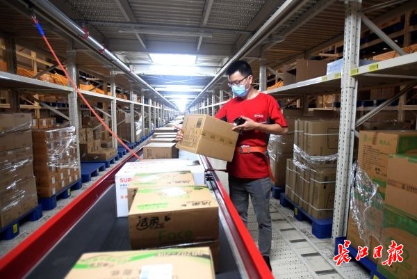 接单48小时内出货,接单后只有十分钟配送时间