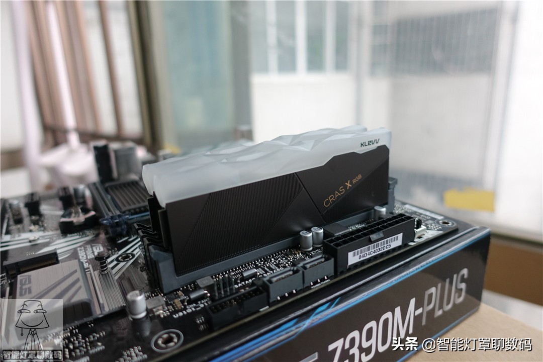 灯罩装机日记001：妹子的万元设计游戏机，感觉主板选错了