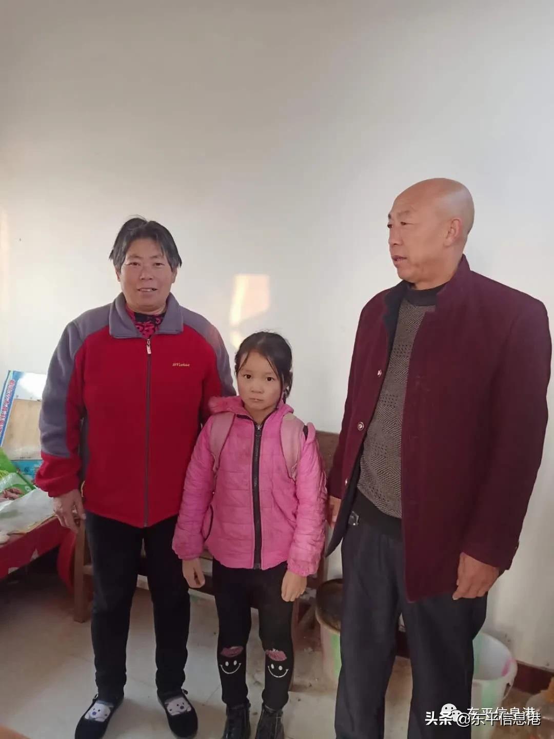 疫情无情人有情教师家访暖人心,教师暑假上门家访关爱学生暖人心