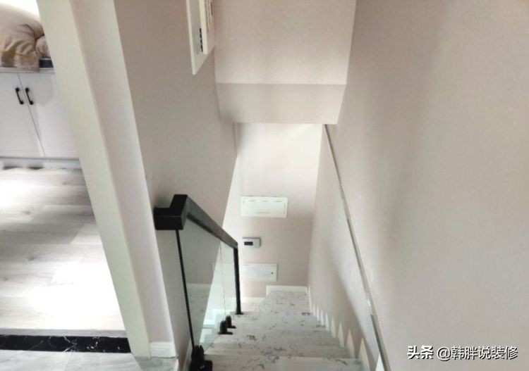 4.5米挑高45平方的复式小公寓,50平米复式挑高6米