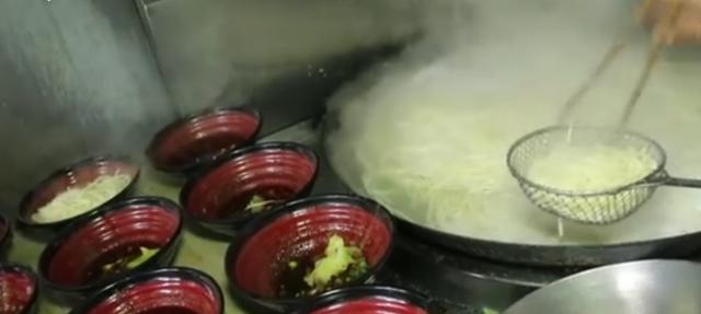 成都板凳面馆,成都板凳牛肉面