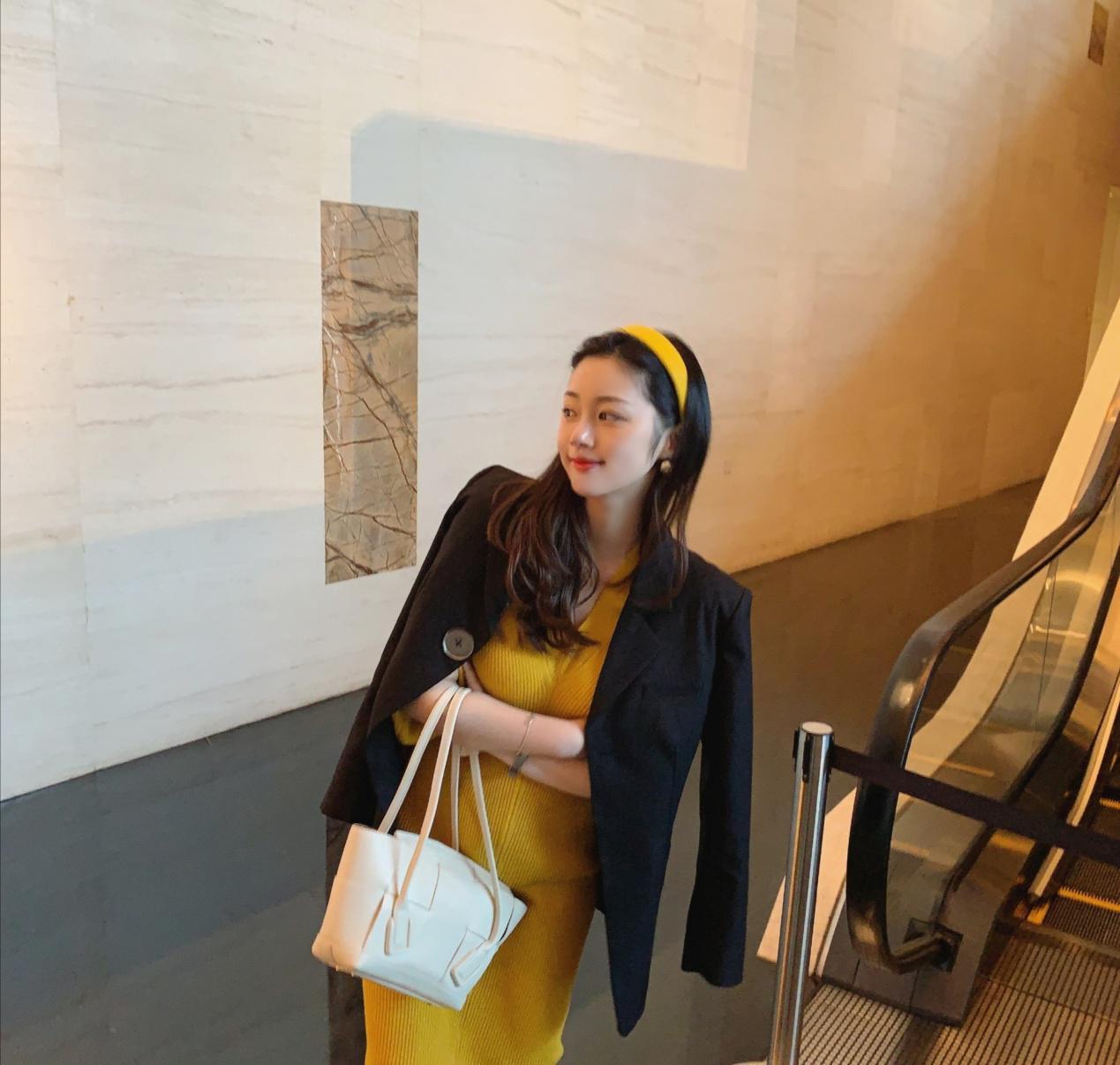 毛衣外套女搭配什么好看,穿什么搭配慵懒毛衣外套