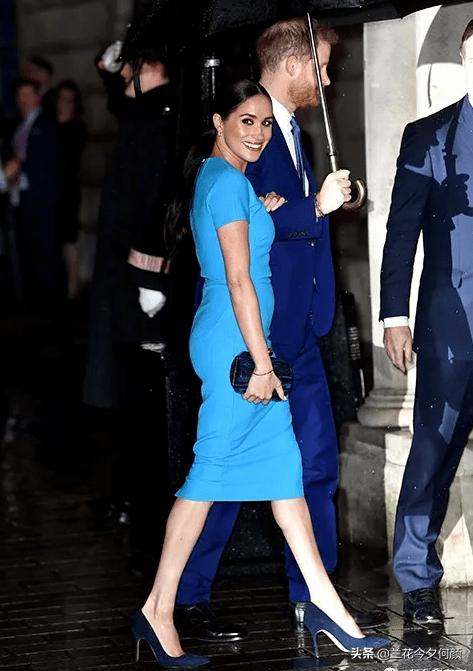 有钱买豪宅没钱发工资，贝克汉姆妻子被骂，女强人成了“吸血鬼”