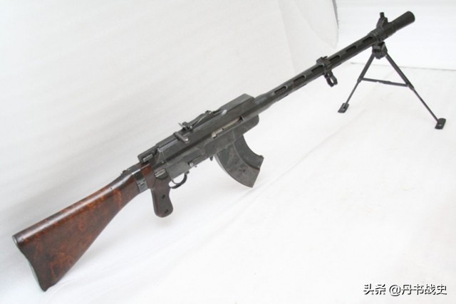 被士兵嘲笑“卡壳26型”，二战芬兰LS26型轻机枪，我国曾购买仿制