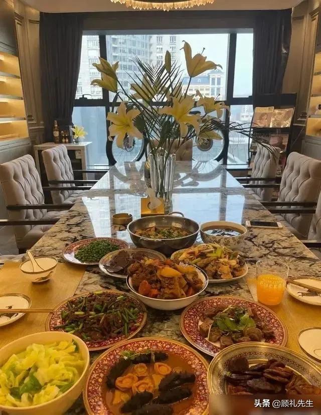 有了很多钱和特权，还想要很多爱？这些明星卖惨的样子，真丑