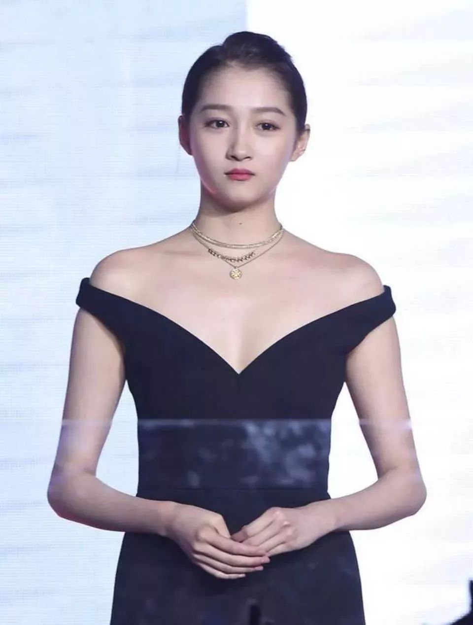 小骨架女生怎么养成,怎么样才能变成小鸟依人型的女孩