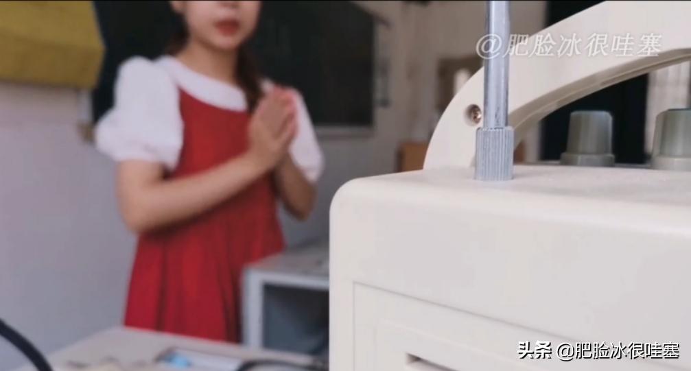 新学期开学啦,橙子老师手把手教你们使用多媒体设备,赶紧学起来