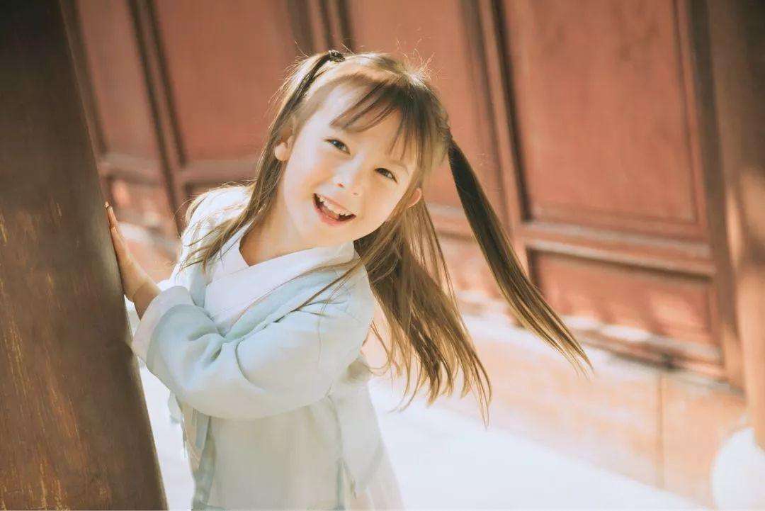 16岁女孩每月消费4万元,富家女每月消费