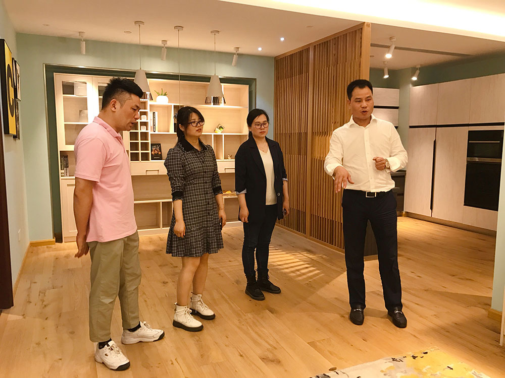 匠心万里行,万象板材质量怎么样是一线品牌吗