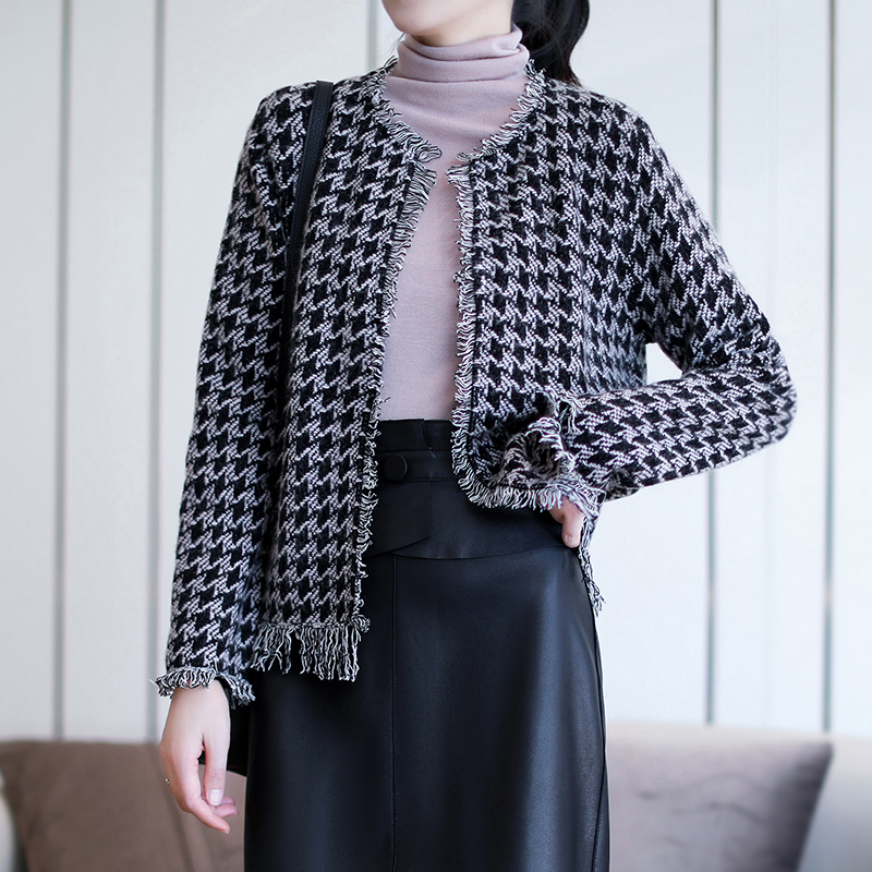 秋天薄款针织小开衫,初秋必备的针织开衫