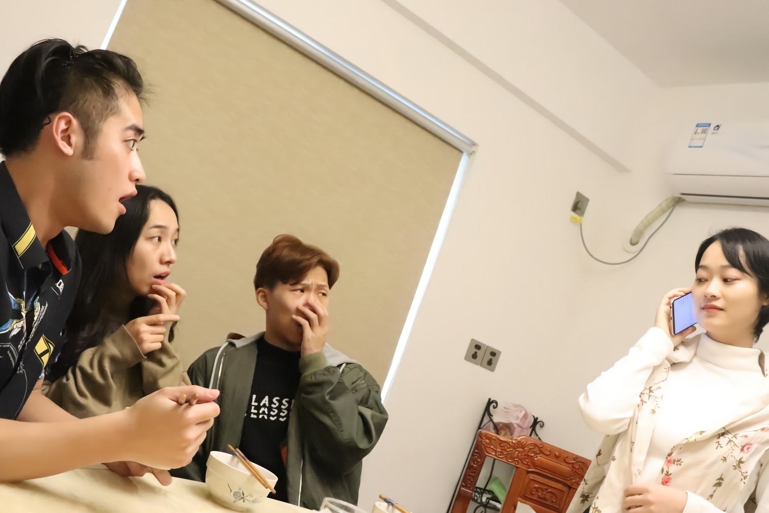 孩子在学校被嘲笑怎么给老师说,孩子在学校被取笑该怎么回击