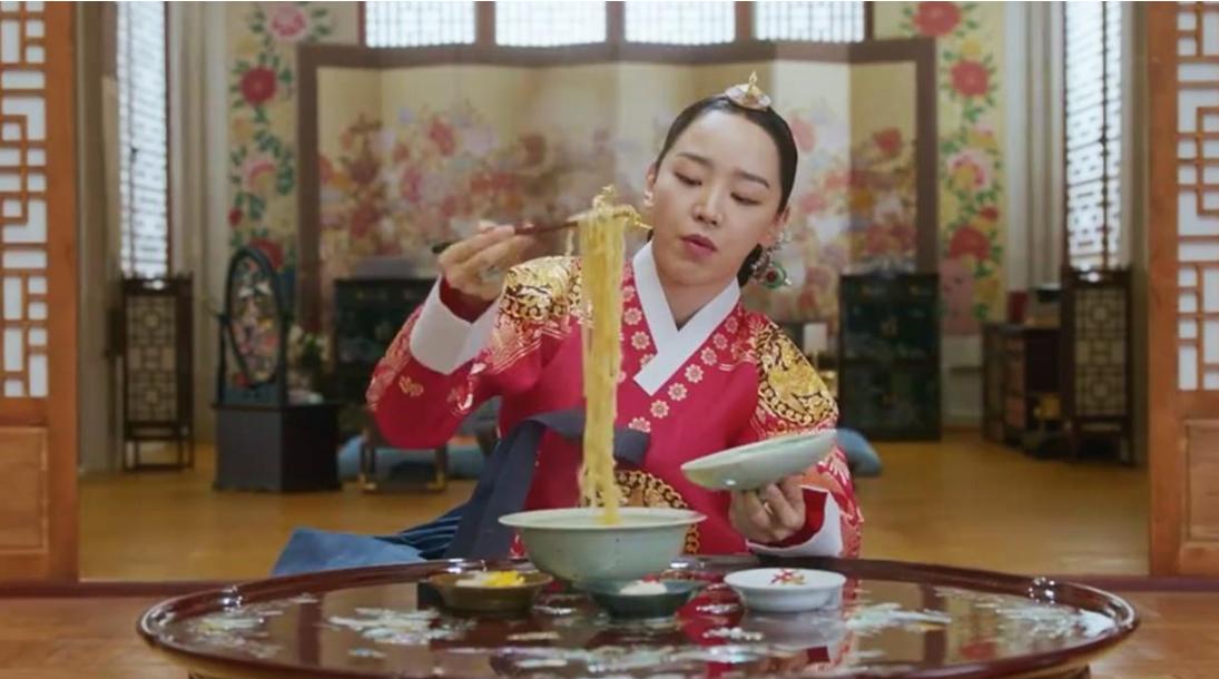 韩版《太子妃》遭魔改，宫斗剧变成吃播剧，收视率却颇高