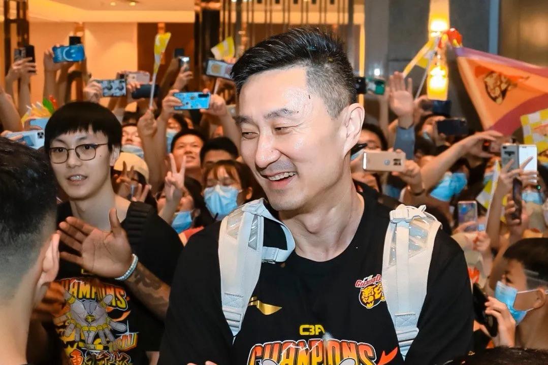 杜锋说周琦为国争光,杜锋激发斗志赢了