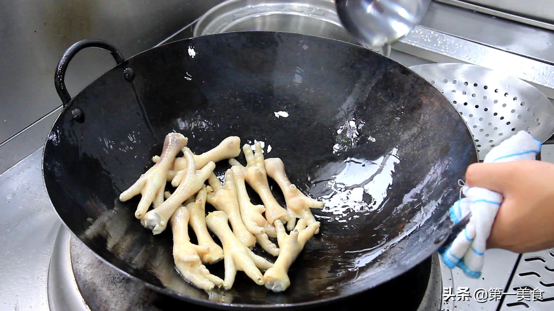 泡椒鸡爪正确好吃的做法,泡椒柠檬鸡爪无骨鸡爪的正宗做法