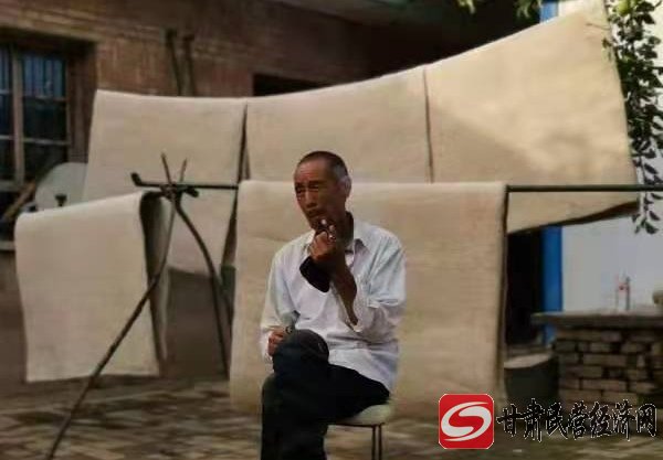 陇东黄土高原上的擀毡匠左立彦
