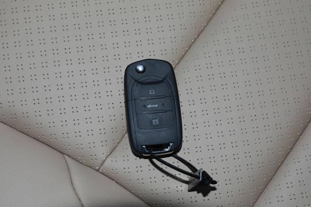 五菱宏光哪一款又拉货又能拉人,五菱宏光哪一款拉人舒适