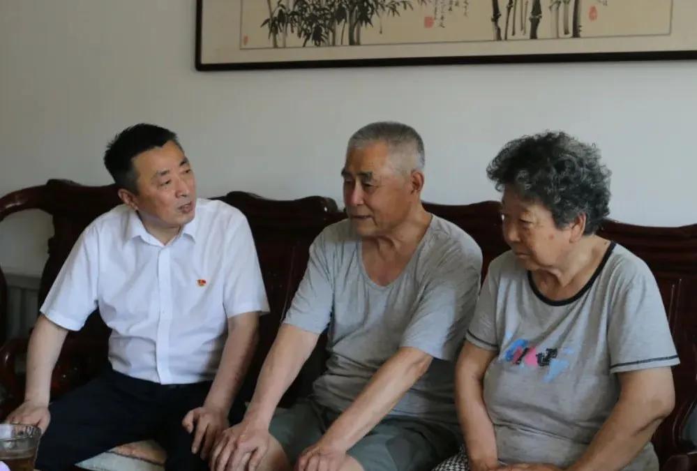 七一走访慰问老党员辽宁营口,七一走访慰问老党员困难党员简报