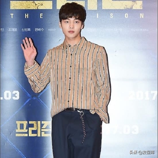 韩国男生的发型有哪些常见的款式,最流行的日式发型和韩式发型男士