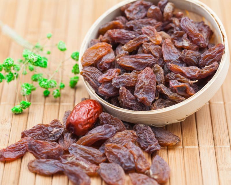 真正的黑色葡萄干,正宗的新葡萄干