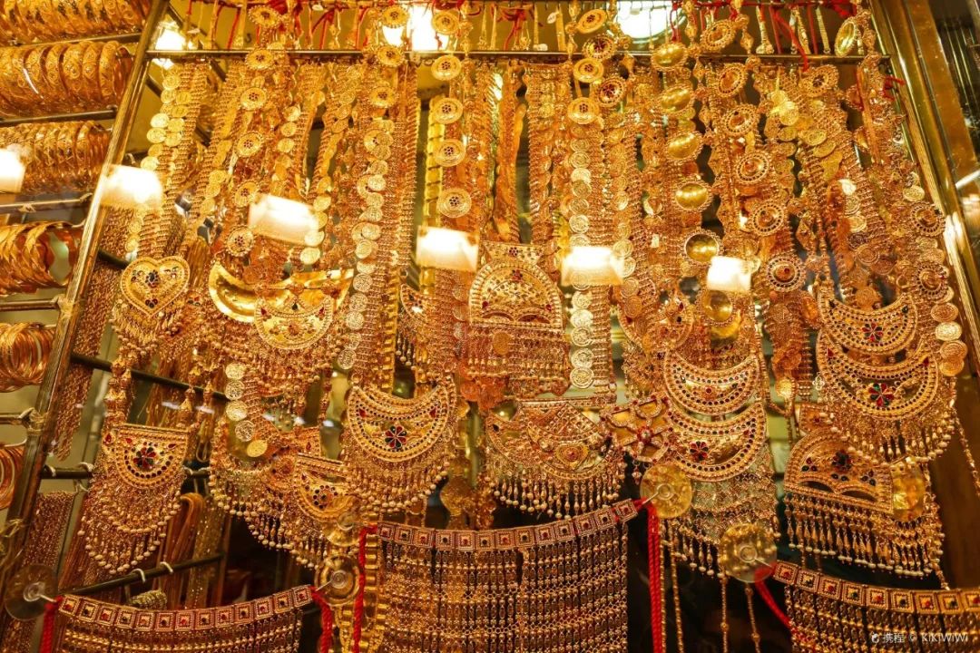 免税店大批量拿货的内幕,国际机场免税店有啥好买的