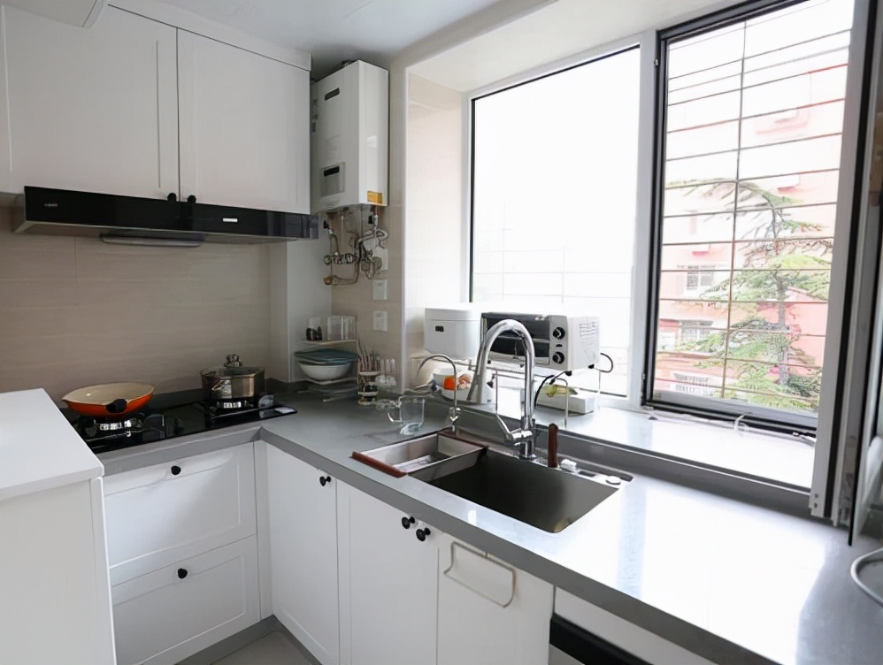 厨房自来水管漏水怎么找出漏水点,厨房水盆漏水边缘漏水怎么办