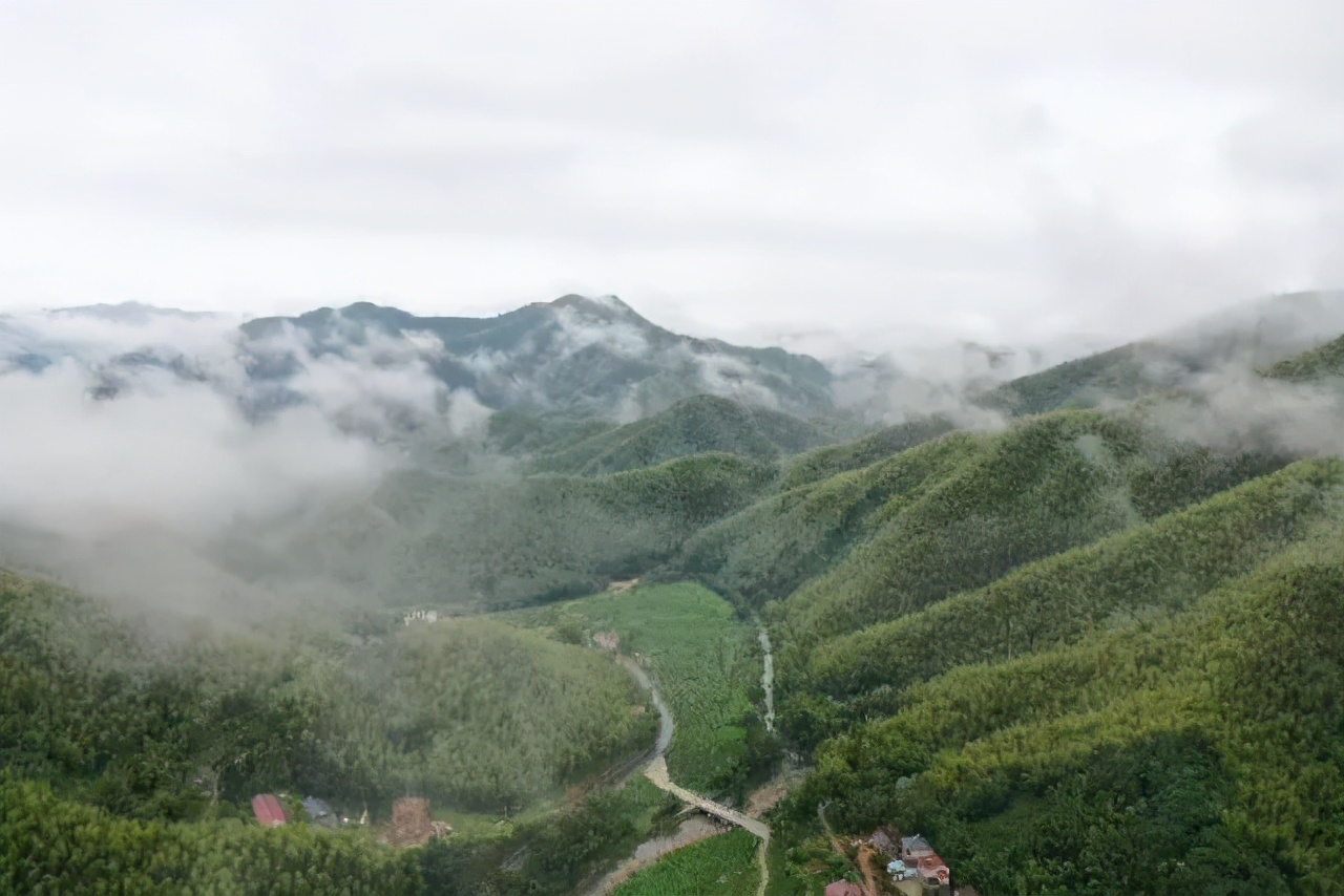 安吉的竹海村落,安吉竹海附近的村子