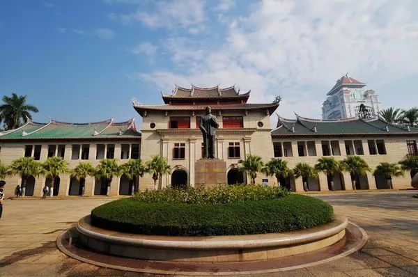 厦门大学2018届毕业生就业质量报告：就业4成留福建，月薪7830元