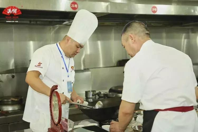 龙门小龙虾烧烤,夏天路边大排档撸串啤酒小龙虾