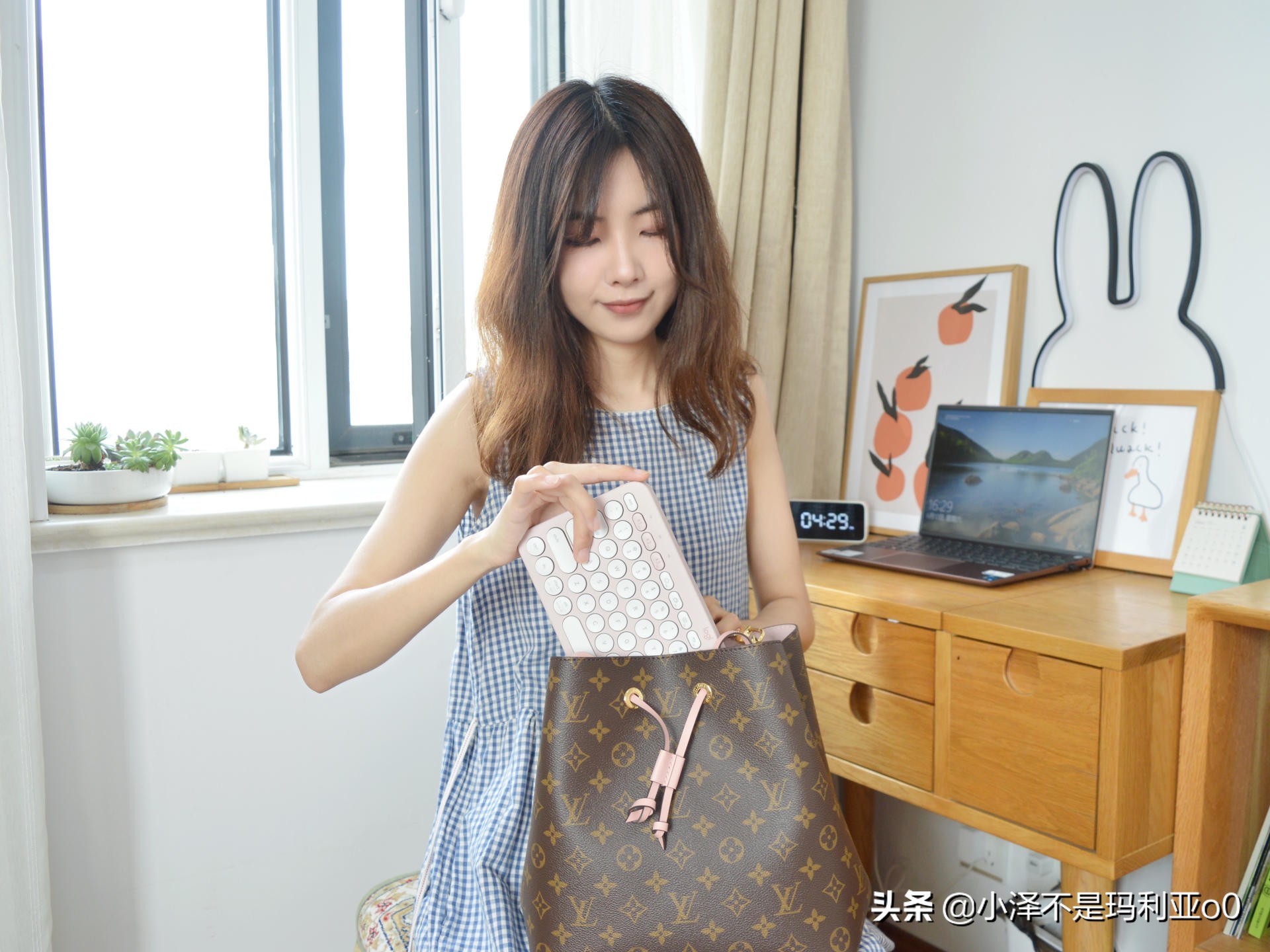 桌面好物分享学生党,罗技popkeys键盘套装