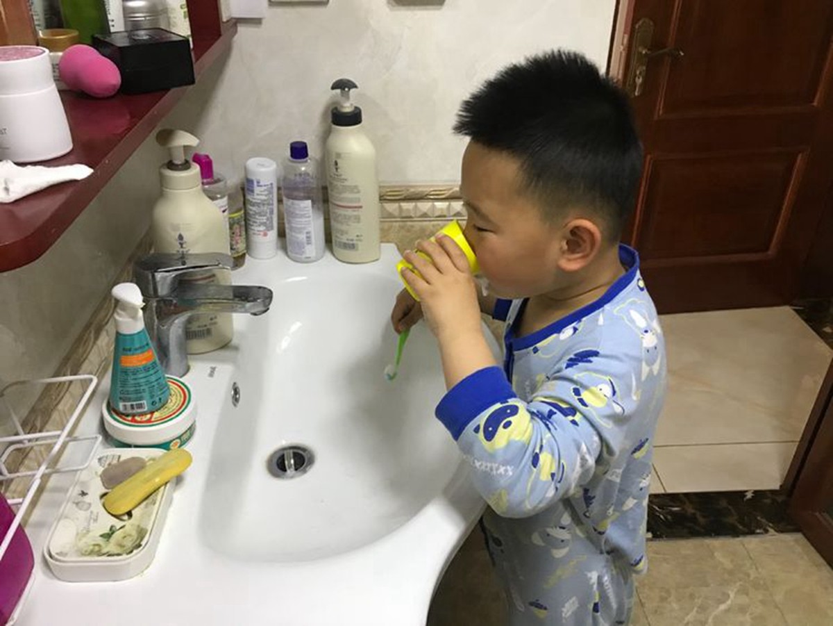 被妈惯坏了的孩子,被妈妈惯坏的孩子