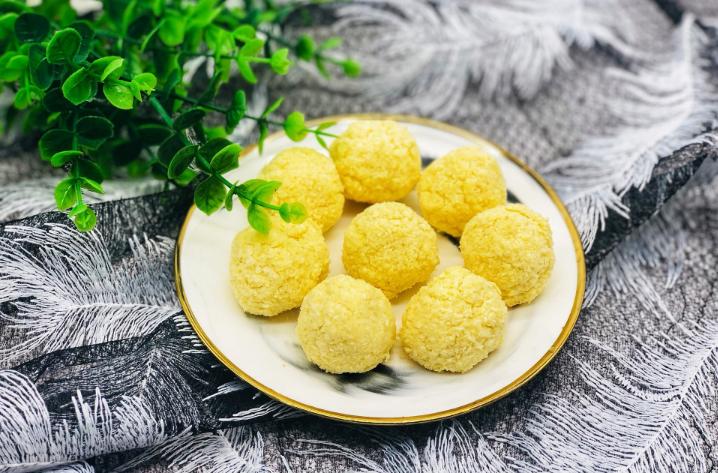 网红甜点椰丝球自己动手做，简单零失败，甜丝丝的吃不胖