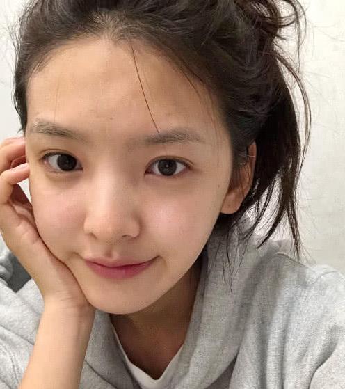 素颜差距最大的女明星,看完这些女星的素颜对比照