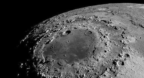 月球地下埋藏巨大不明物体,月球背面发现巨大异物