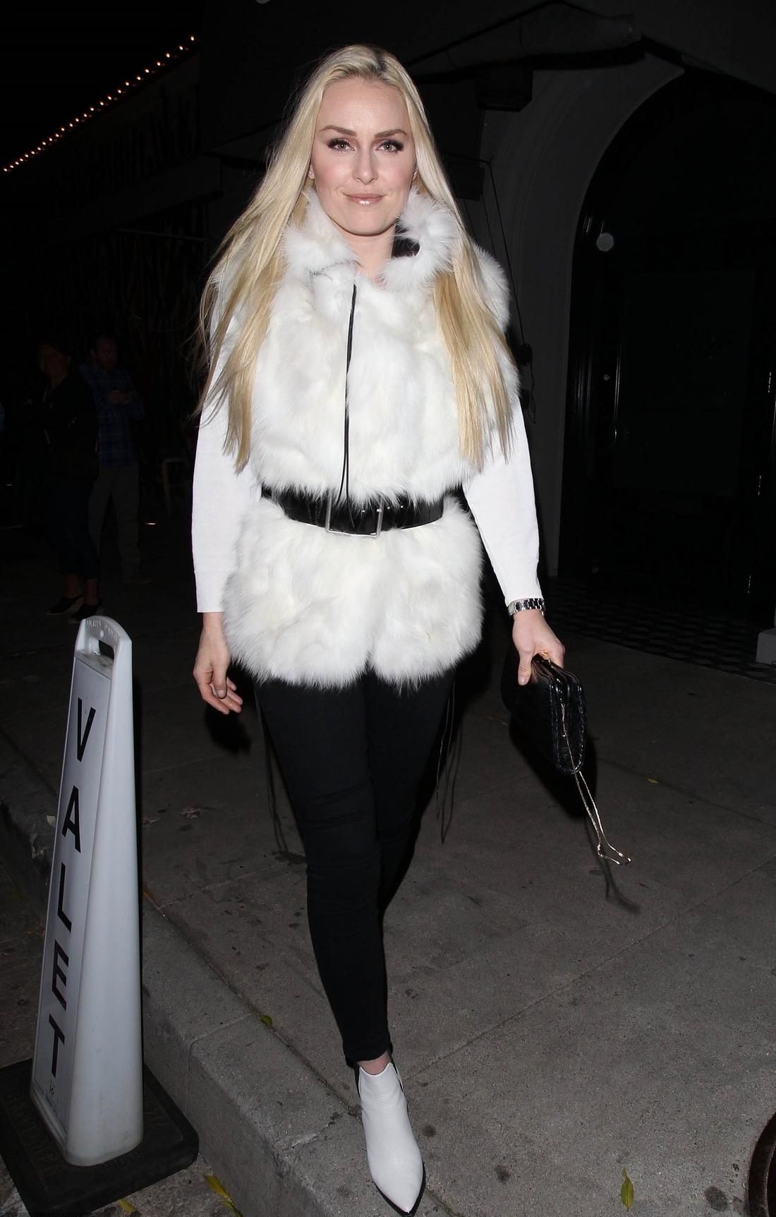 35岁滑雪女皇与黑人男友现身,曾嫁给教练,现皮肤松弛大腿粗壮